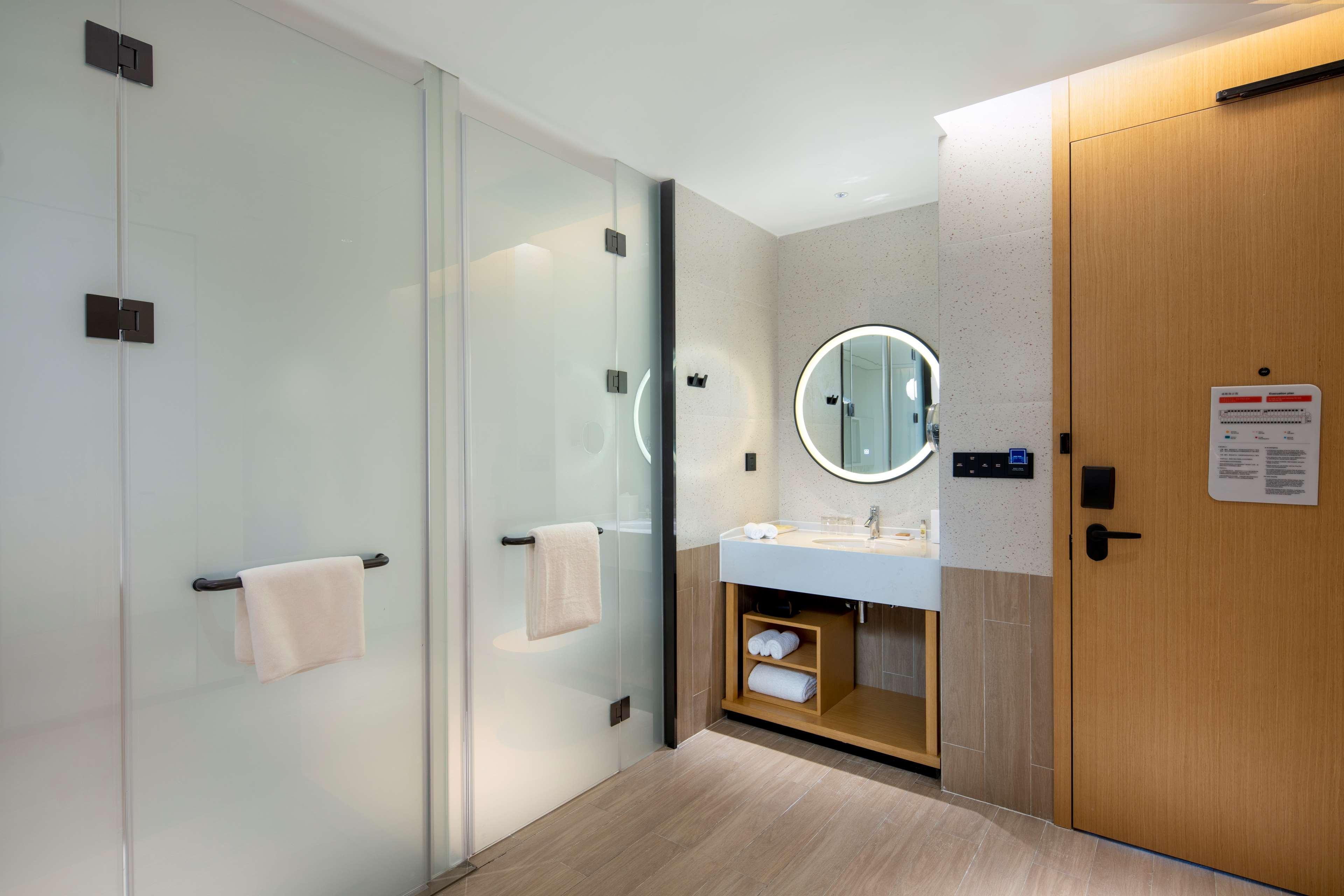 Hilton Garden Inn Shenzhen Nanshan Avenue 외부 사진